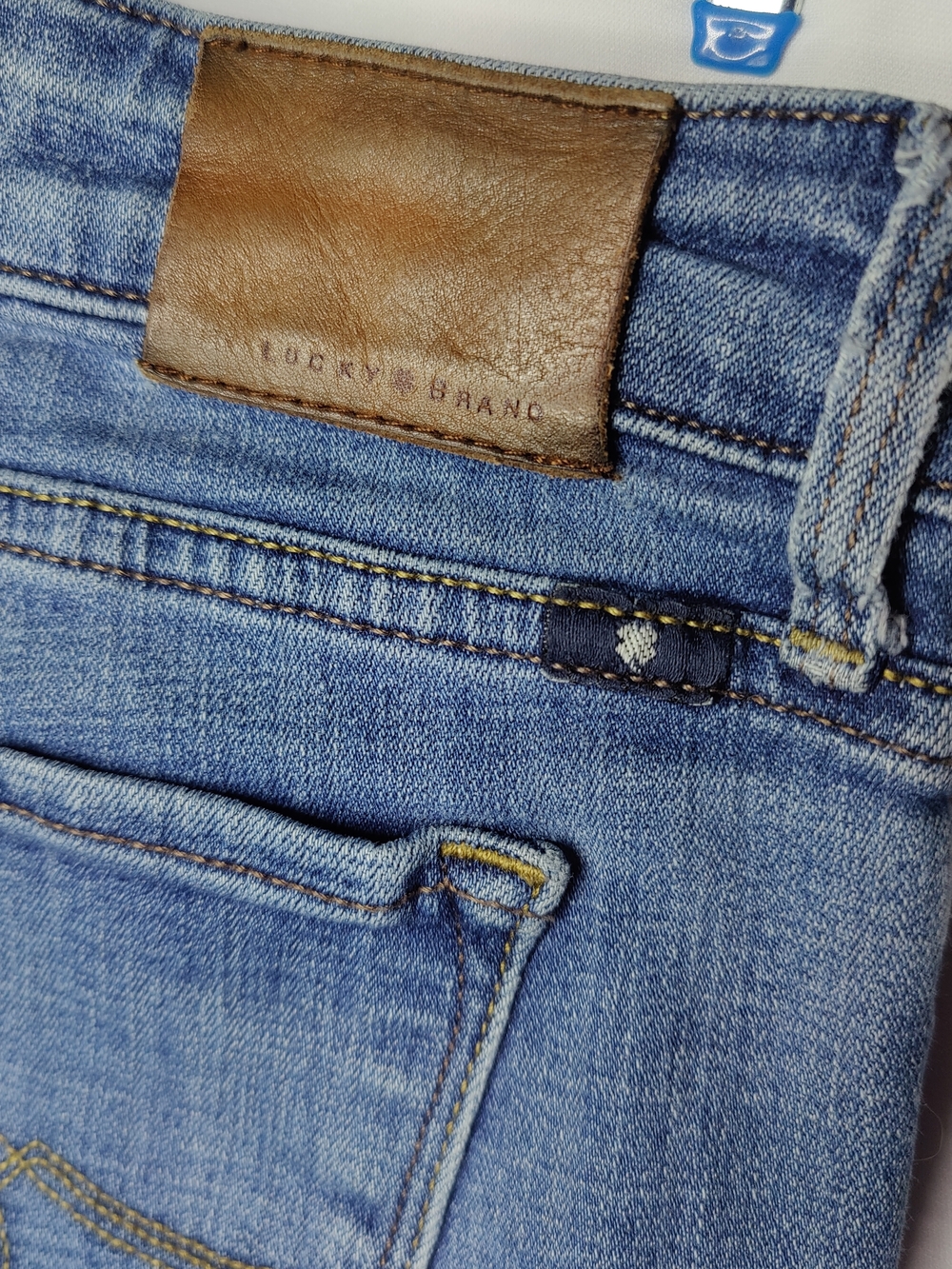 Lucky Brand Women’s Light Blue Denim Jeans
